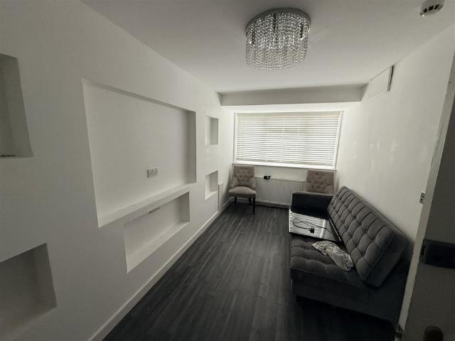 House for rent in Fernhill Gate, Lee Bank
