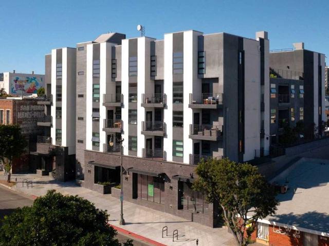 Apartment for rent in Canoga Park, California