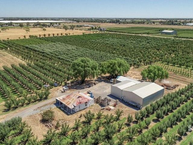 Cottage for sale in Shepparton East, Victoria