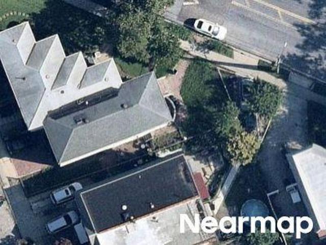 House for sale in Throggs Neck, New York