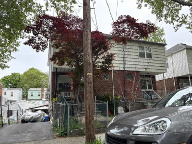 Property for sale in The Bronx, Arverne