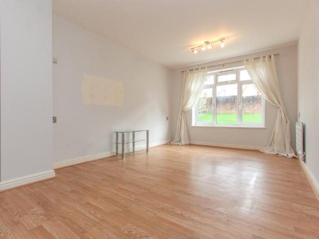 Apartment for rent in Batchworth, Hertfordshire