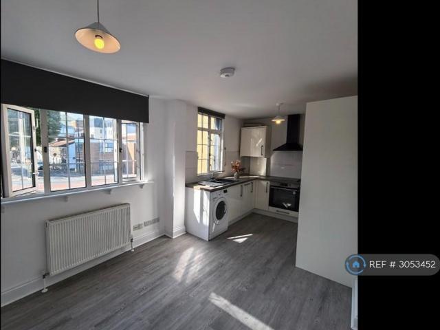 Apartment for rent in London Borough of Sutton, Greater London