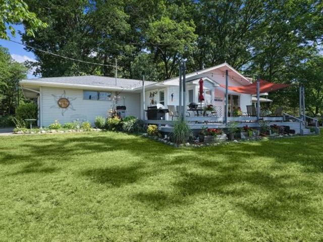 House for sale in Lakeview
