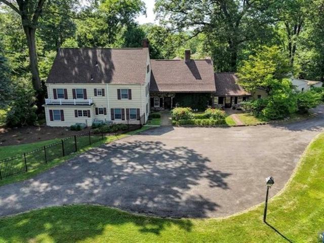 House for sale in Mahwah