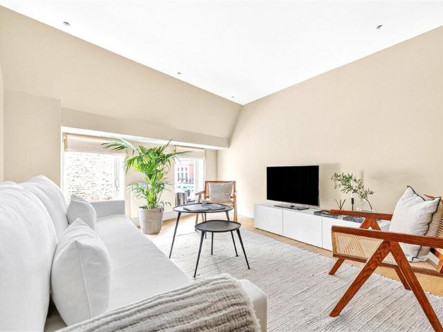 House for rent in Brompton, Greater London