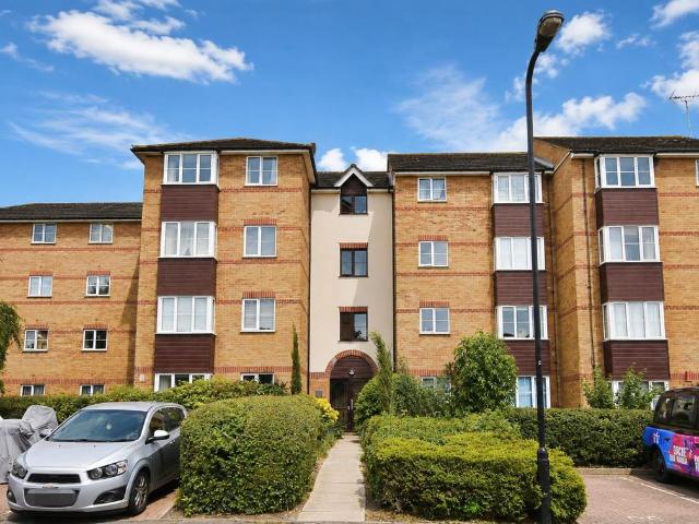 Apartment for rent in Highams Park, Greater London