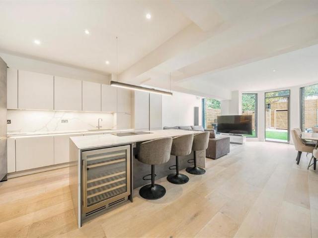 House for rent in Tulse Hill, Greater London