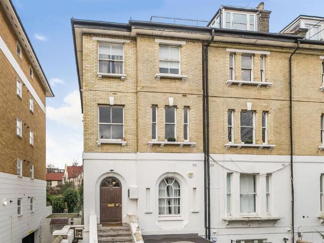 Apartment for rent in Belsize Park, Greater London