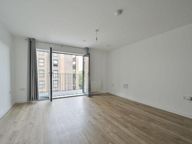 Apartment for rent in Vicarage Road Precinct, Watford