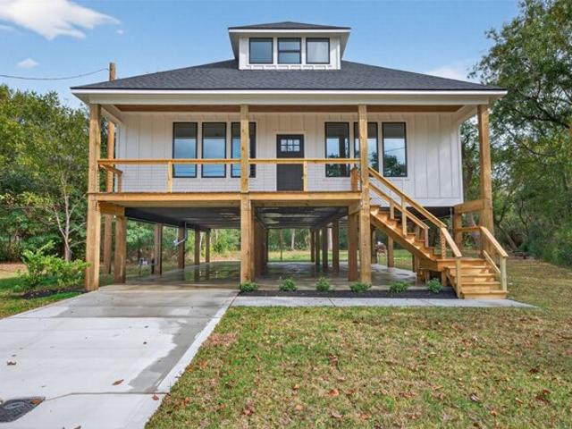 House for sale in Bridge City, Texas