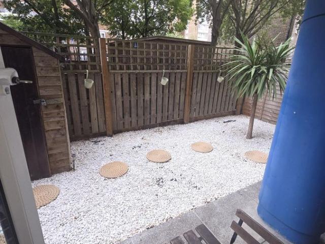 Apartment for rent in Saint Mary's Estate, Greater London