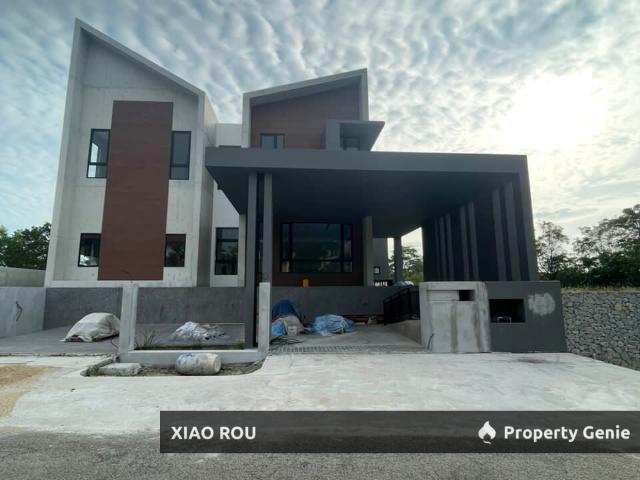 Bungalow for sale in Malaka