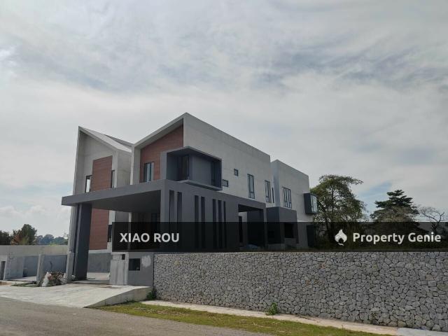Bungalow for sale in Malaka