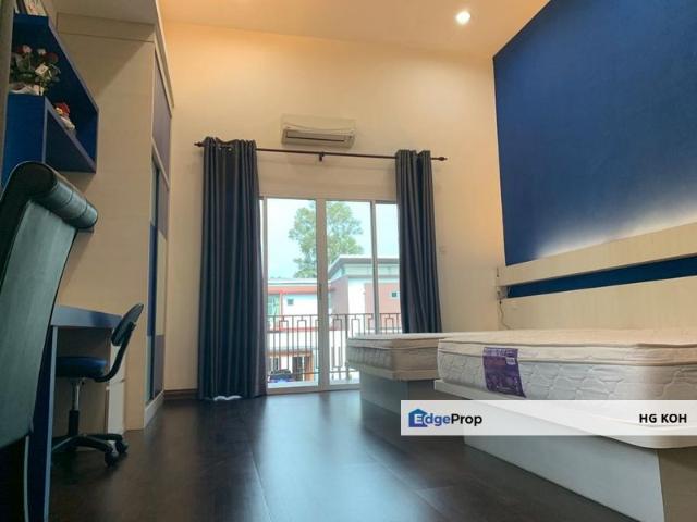 House for sale in Malaka