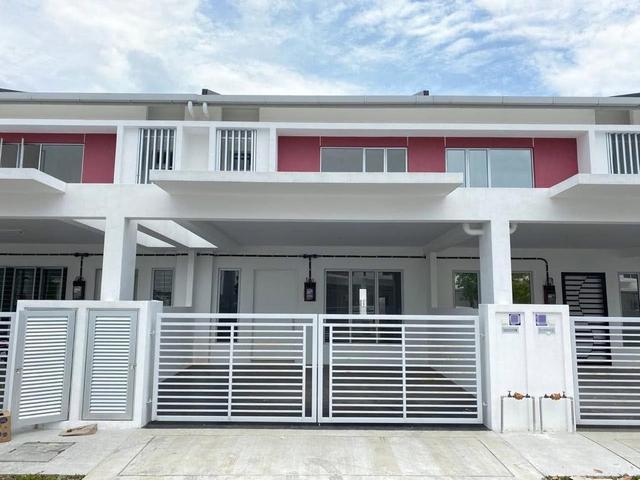 Duplex for sale in Sendayan Village, Negeri Sembilan