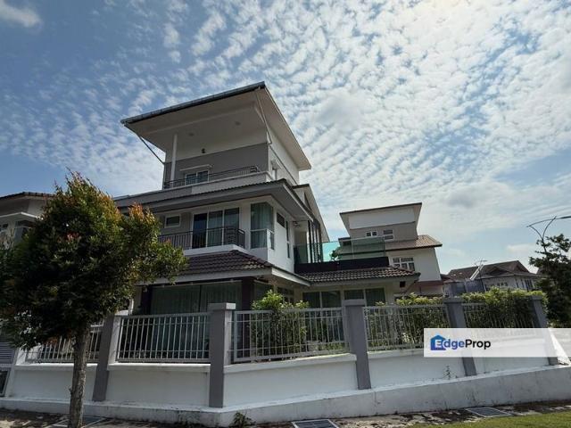 House for sale in Malaka
