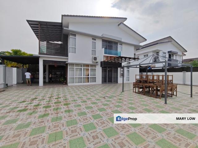 House for sale in Malaka