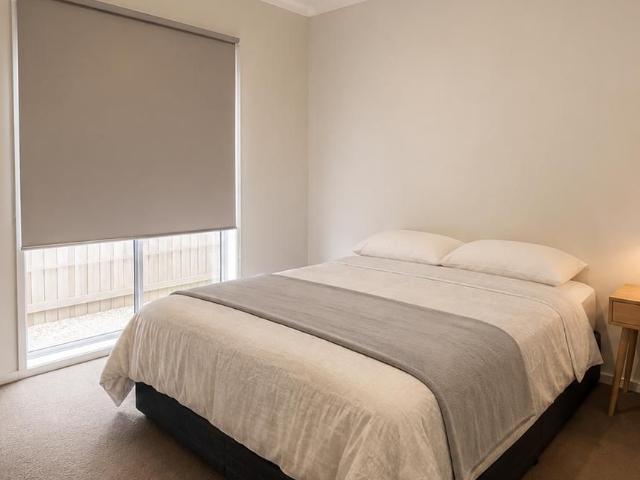 House for rent in Woodlea, Melbourne