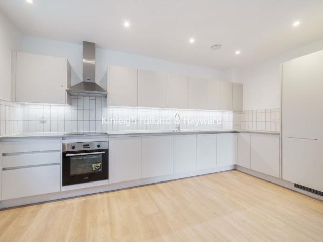 Apartment for rent in Thames View, Greater London