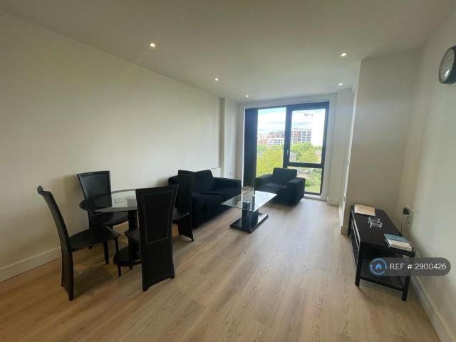 Apartment for rent in Aberfeldy Village, Blackwall