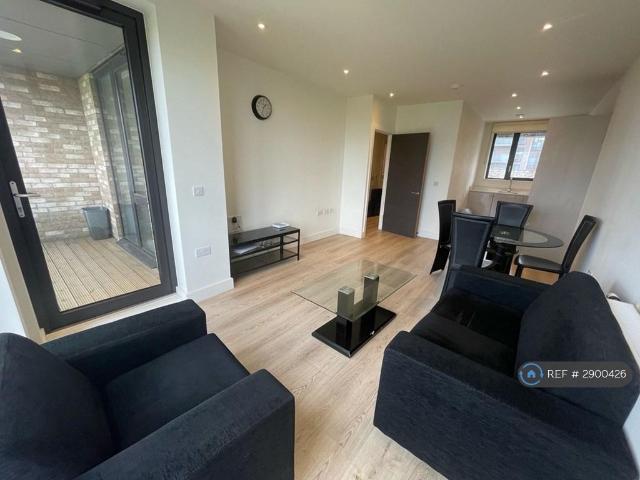 House for rent in Aberfeldy Village, Blackwall