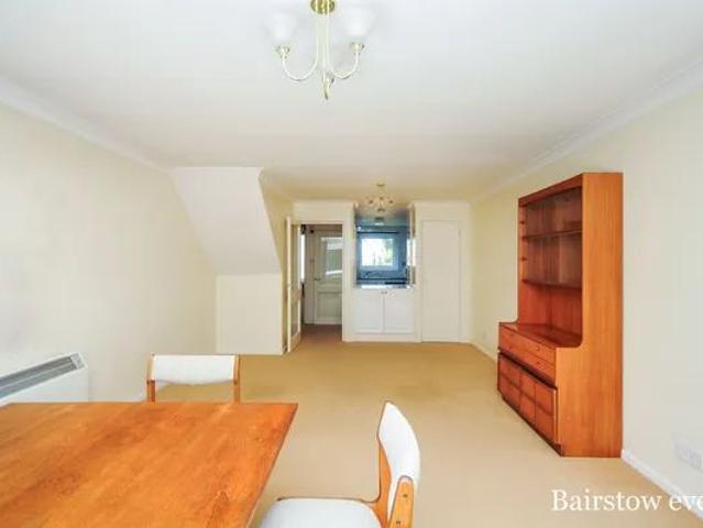 Apartment for rent in London Borough of Croydon, Addiscombe