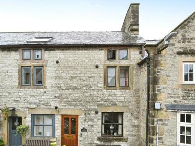 House for sale in Charlesworth, East Midlands