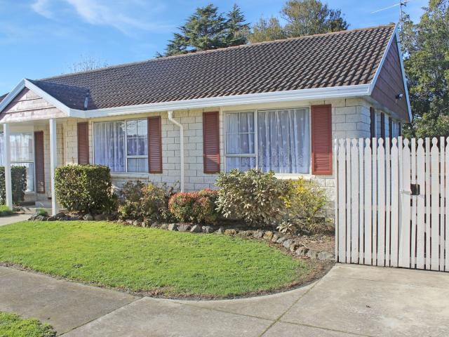 House for rent in Chaslands, Canterbury