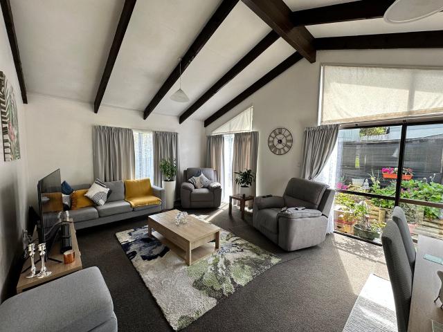 House for rent in Tōtara Vale, Kaipātiki