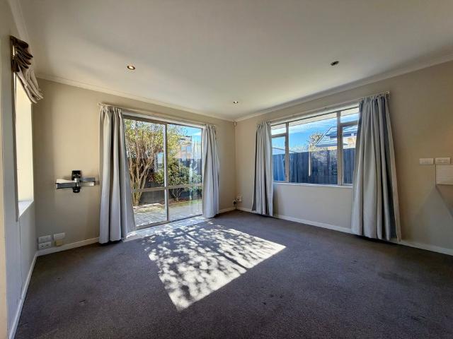 House for rent in Chaslands, Canterbury