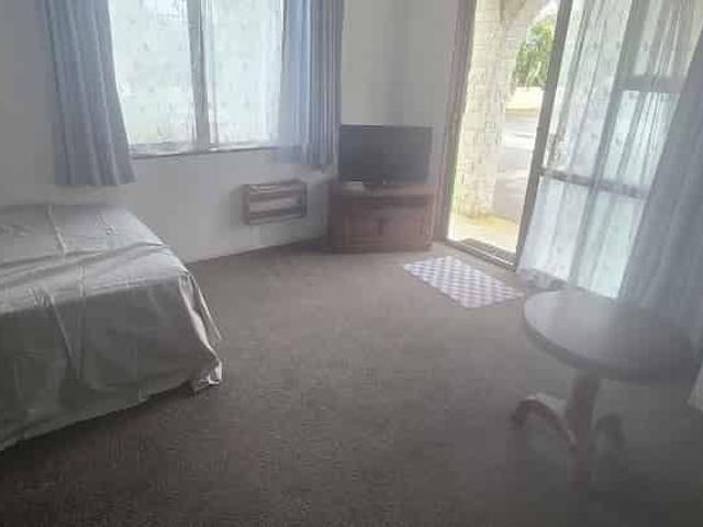Property for rent in Takaro, Palmerston North