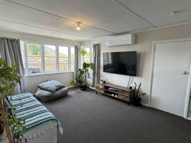 House for rent in Chaslands, Canterbury