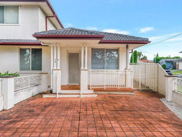 House for rent in Busby, Sydney
