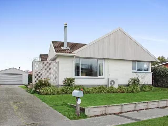 House for rent in Chaslands, Canterbury