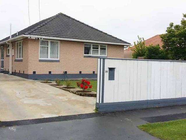 House for rent in Chaslands, Canterbury
