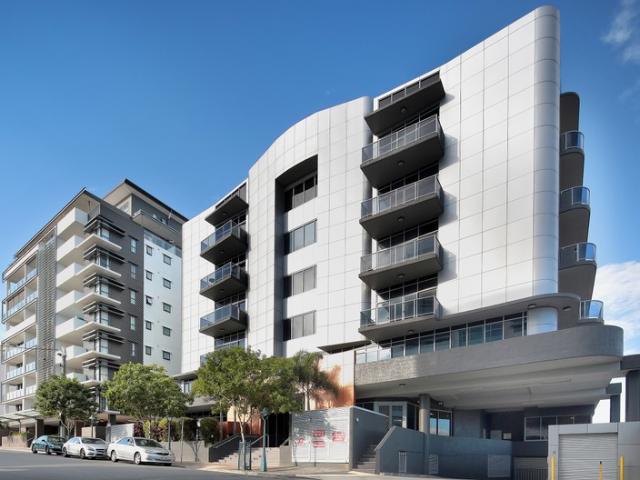 Office for rent in Toombul, Queensland