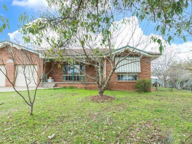 Duplex for sale in Cowra, New South Wales