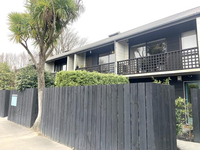 Apartment for rent in Chaslands, Canterbury