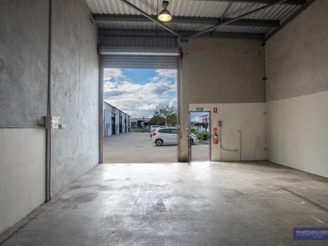 Warehouse for rent in Toombul, Queensland