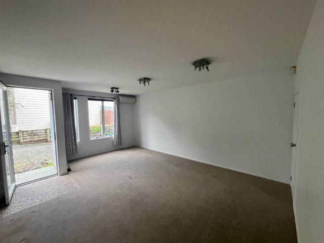 Townhouse for rent in Selo, Waitākere Ranges