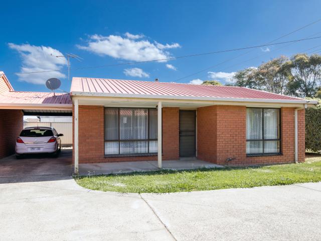 Apartment for sale in Sebastopol, Victoria