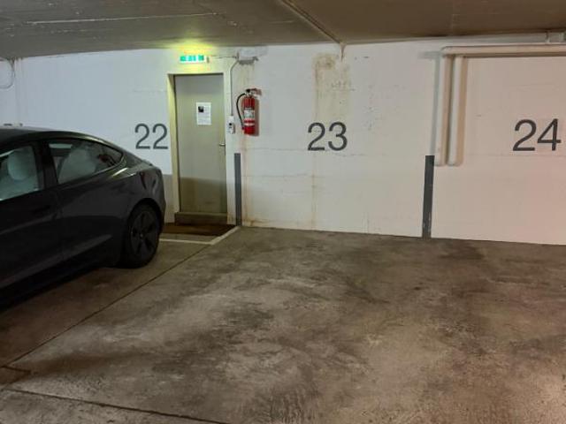 Garage mieten in Einigen, Zürich
