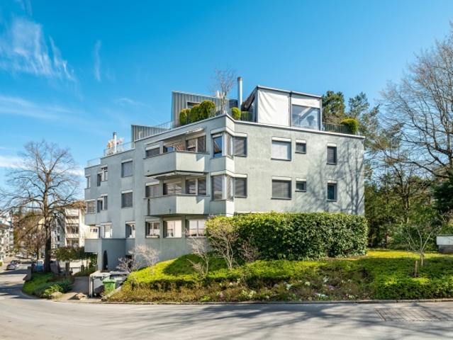 Garage mieten in Einigen, Zürich