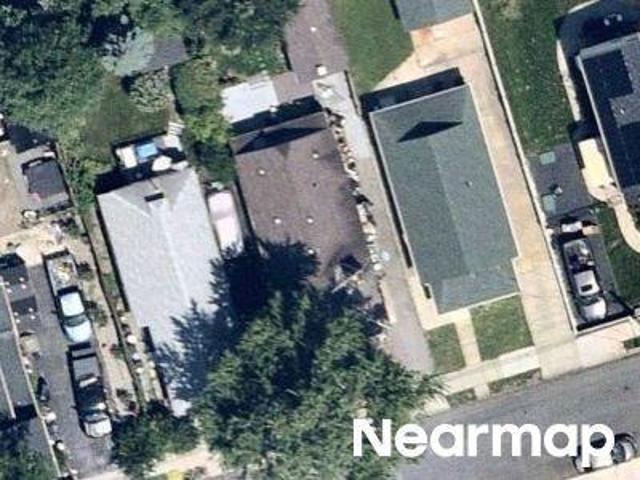 House for sale in The Bronx, Arverne