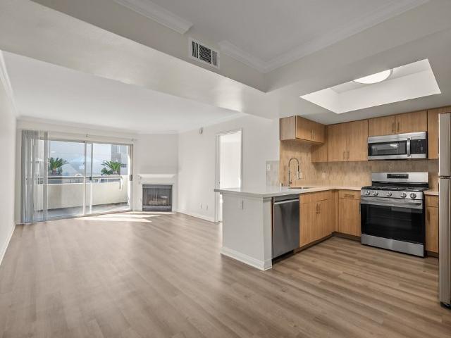 Apartment for rent in Canoga Park, California