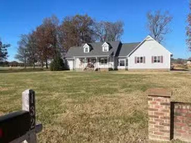 House for sale in Benton