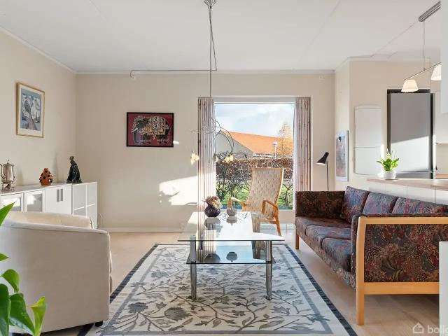 Ejendom til salg i Helsinge, Brøndby