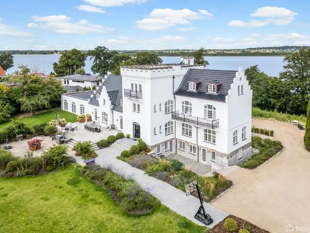 Villa til salg i Holte, Brøndby