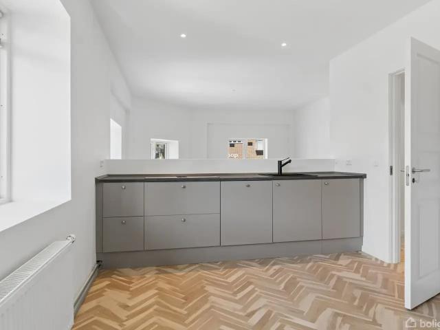 Ejendom til salg i København, Brøndby